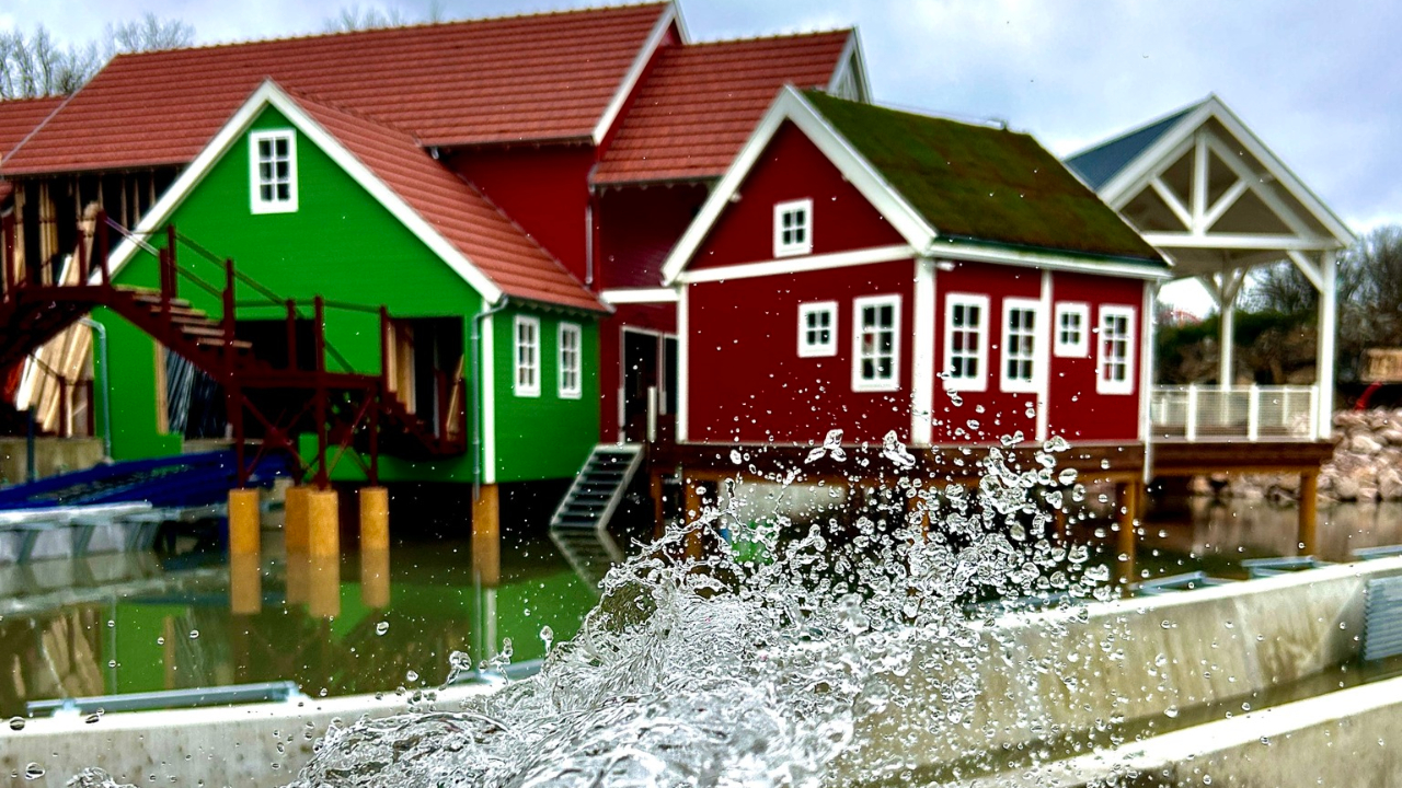[PHOTOS] Au parc Le PAL, le nouveau Fjord Explorer dévoile son village scandinave et se met à l'eau