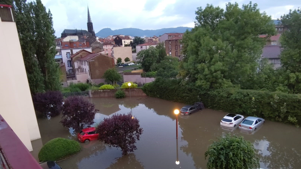 PHOTOS / VIDÉO. Orages à Clermont-Ferrand : plusieurs quartiers inondés, la Tiretaine sort de son lit