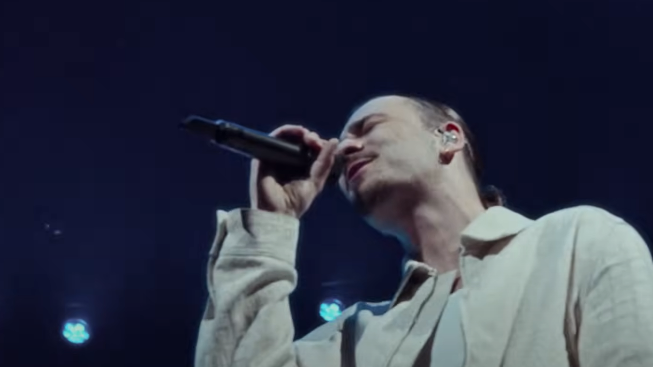 Pierre Garnier met en images son rêve dans son clip "Ce qui me va"