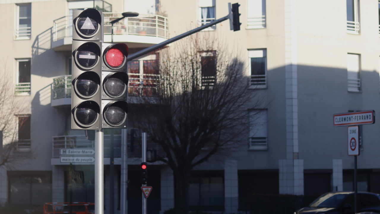 Pourquoi les feux de circulation sont diff&eacute;rents pour les tram-bus &agrave; Clermont-Ferrand ?