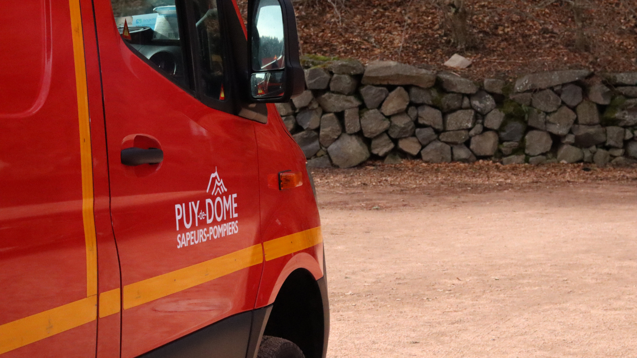 Puy-de-Dôme : le chauffeur d'un camion-toupie meurt dans un accident de la route Puy-de-Dôme : le chauffeur d'un camion-toupie meurt dans un accident de la route