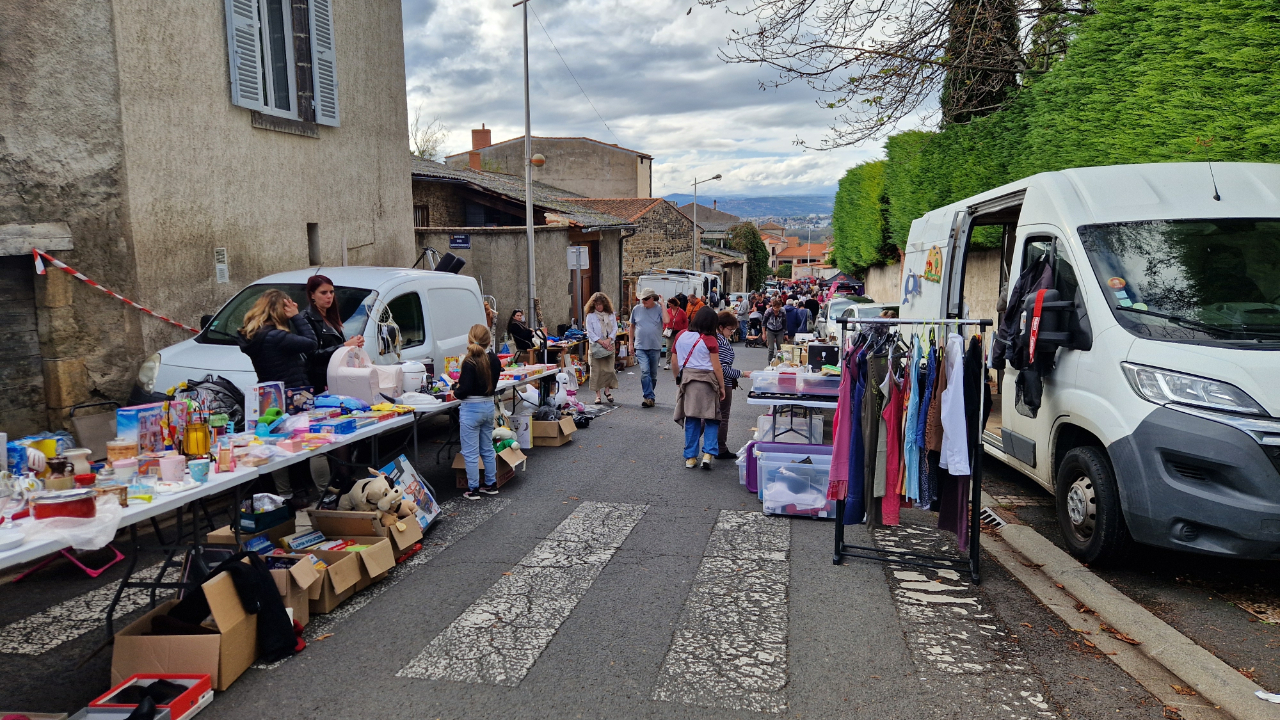 Puy-de-Dôme : les bourses aux jouets et aux vêtements, vide-greniers et brocantes du mois de novembre Puy-de-Dôme : les bourses aux jouets et aux vêtements, vide-greniers et brocantes du mois de novembre