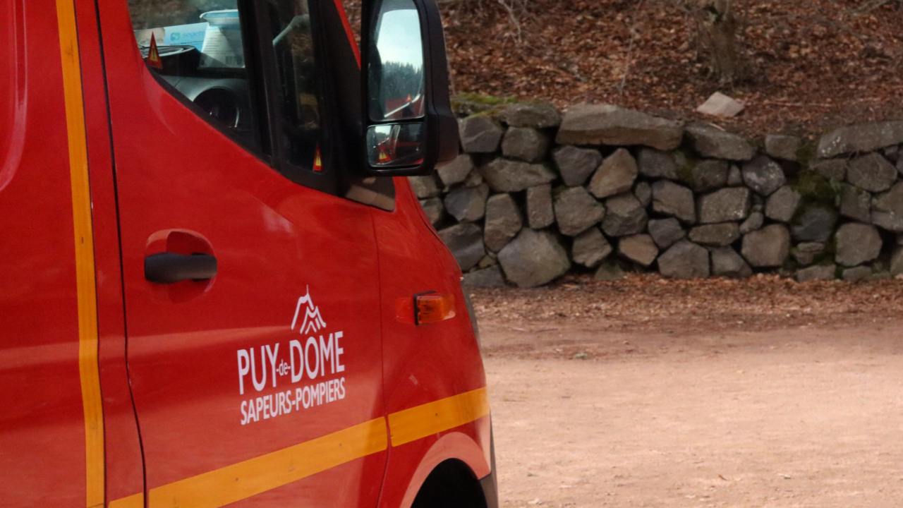 Puy-de-Dôme : Un conducteur meurt éjecté de sa voiture à Saint-Pardoux Puy-de-Dôme : Un conducteur meurt éjecté de sa voiture à Saint-Pardoux