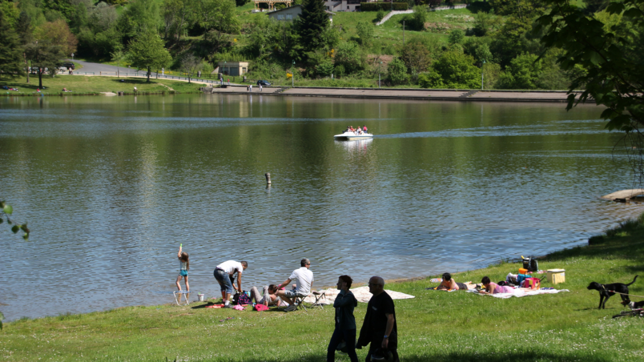 Puy-de-Dôme : un jeune garçon en colonie de vacances passe proche de la noyade
