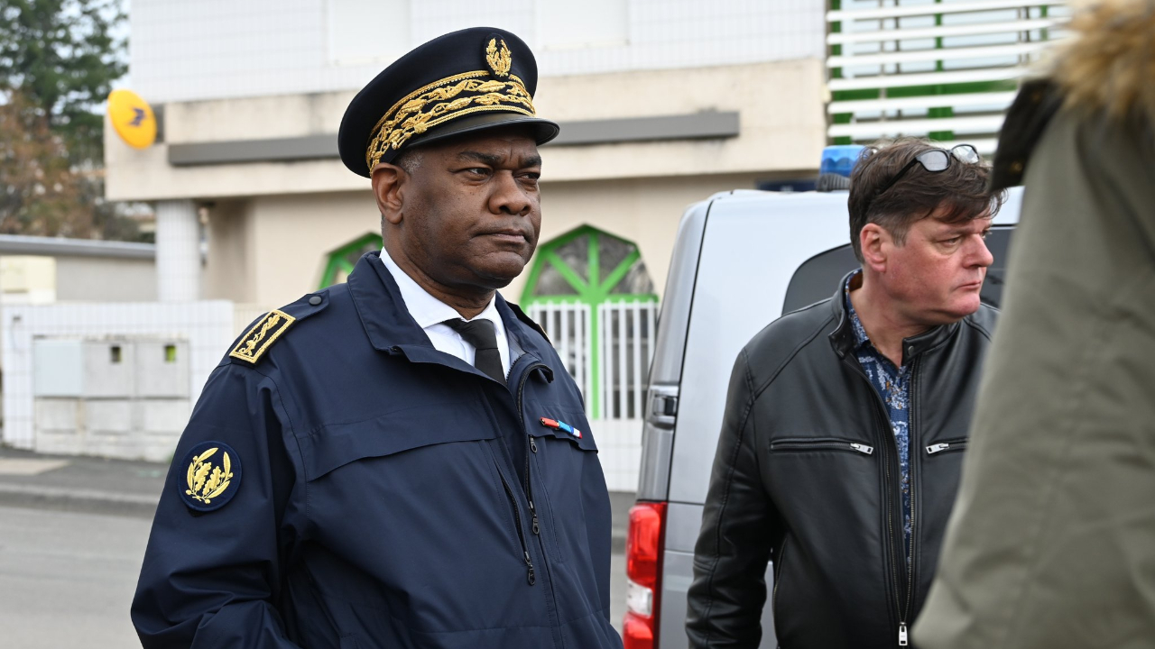 "Il y a du sang derrière la consommation" : le préfet cible le trafic de drogue après la fusillade mortelle à Clermont-Ferrand "Il y a du sang derrière la consommation" : le préfet cible le trafic de drogue après la fusillade mortelle à Clermont-Ferrand