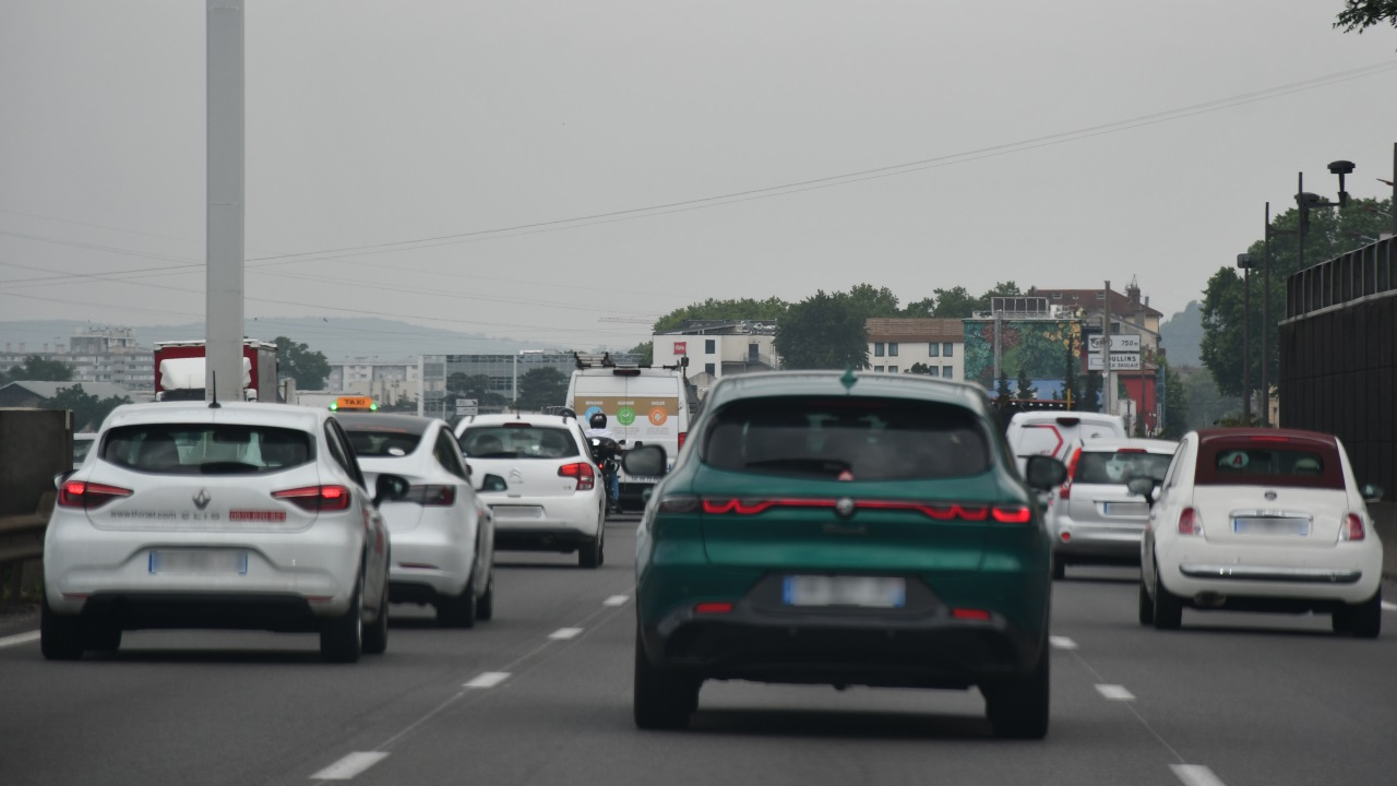 Routes de No&euml;l : circulation intense attendue en Auvergne-Rh&ocirc;ne-Alpes