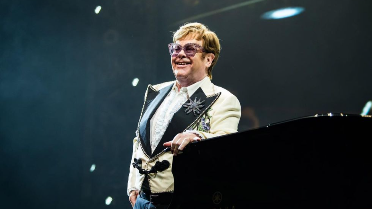 Triste nouvelle pour Elton John : le chanteur a totalement perdu la vue !