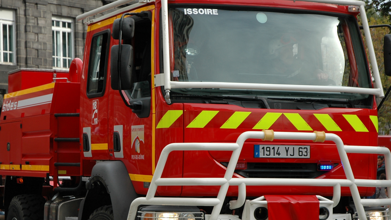 Un incendie suivi d’une explosion ravage un immeuble du centre-ville de Clermont-Ferrand Un incendie suivi d’une explosion ravage un immeuble du centre-ville de Clermont-Ferrand