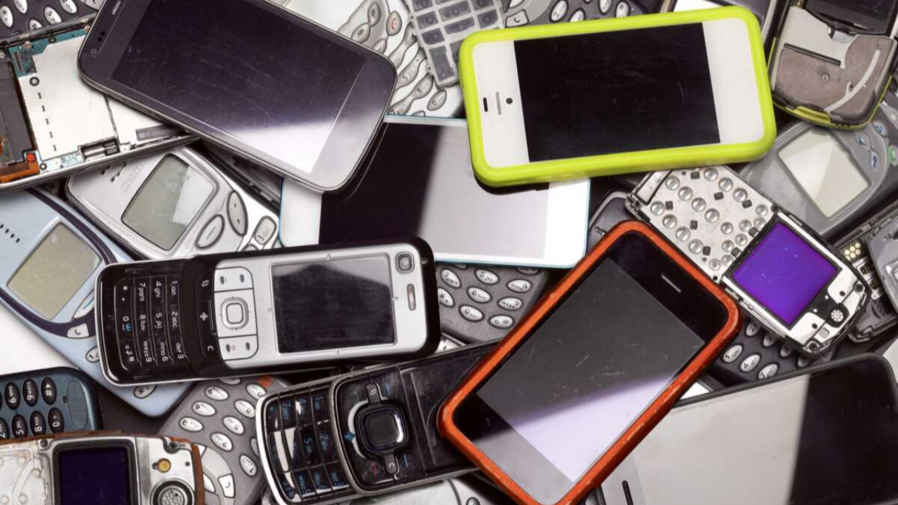 Une boîte à collecte dans les communes de l'Allier pour recycler les téléphones Une boîte à collecte dans les communes de l'Allier pour recycler les téléphones