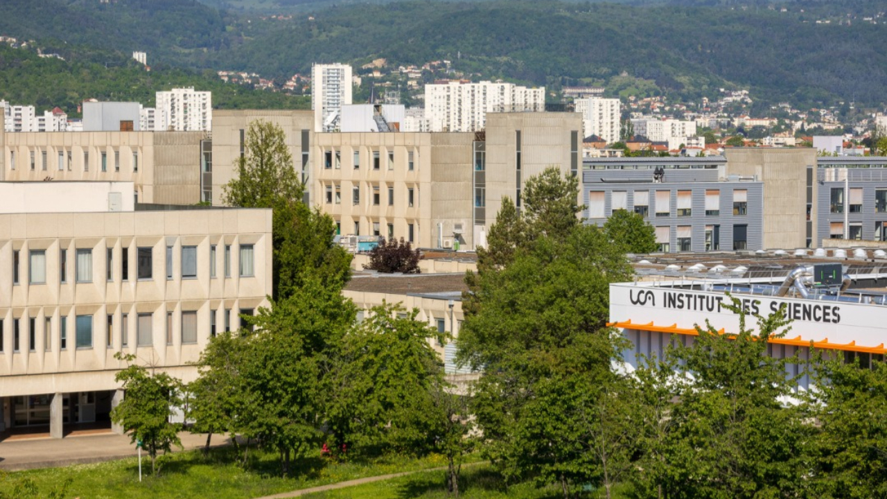 "Une in&eacute;galit&eacute; de traitement" : l&rsquo;Universit&eacute; Clermont Auvergne s&rsquo;oppose &agrave; la hausse des frais pour les &eacute;tudiants &eacute;trangers
