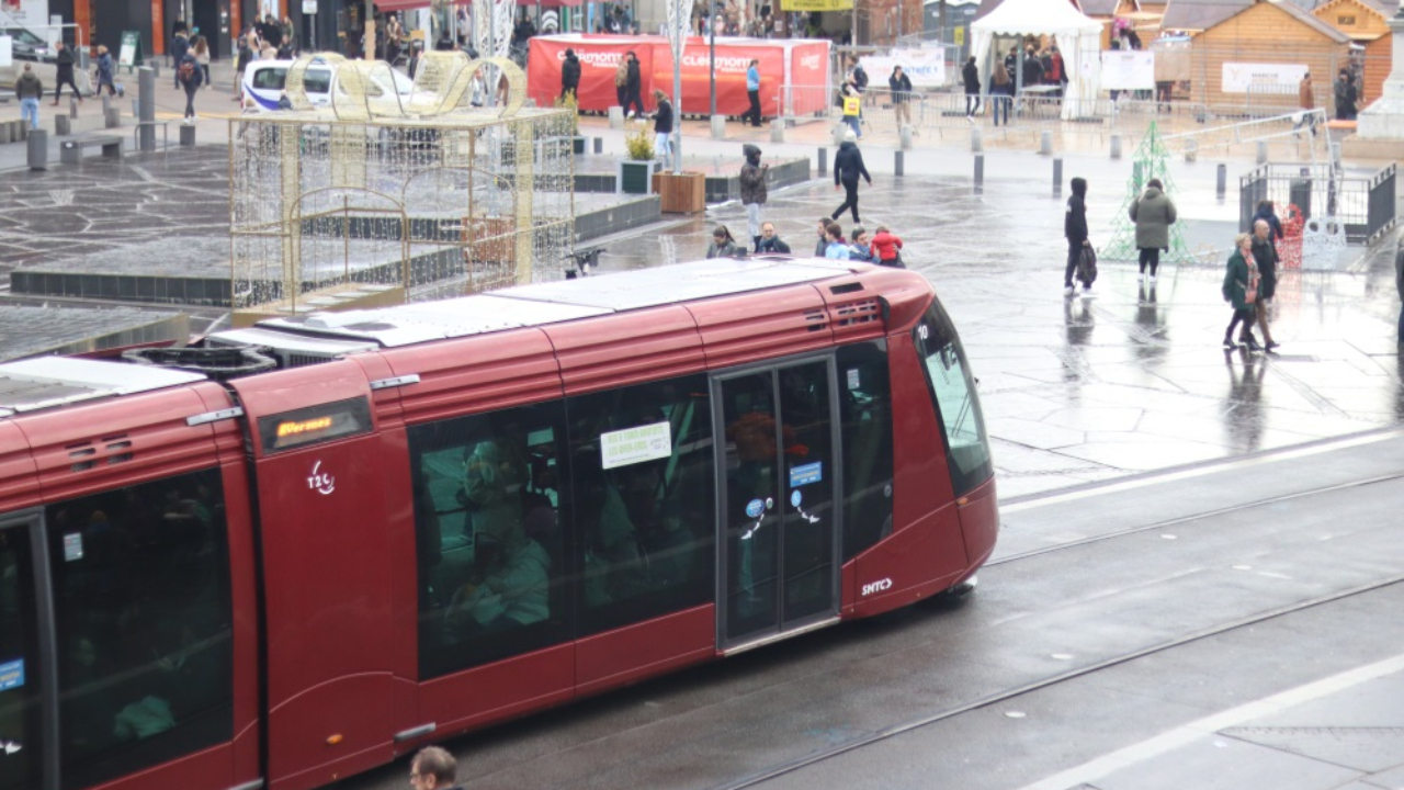 Valider son titre de transport ne fonctionnait plus &agrave; Clermont-Ferrand : une longue panne interne a paralys&eacute; la T2C