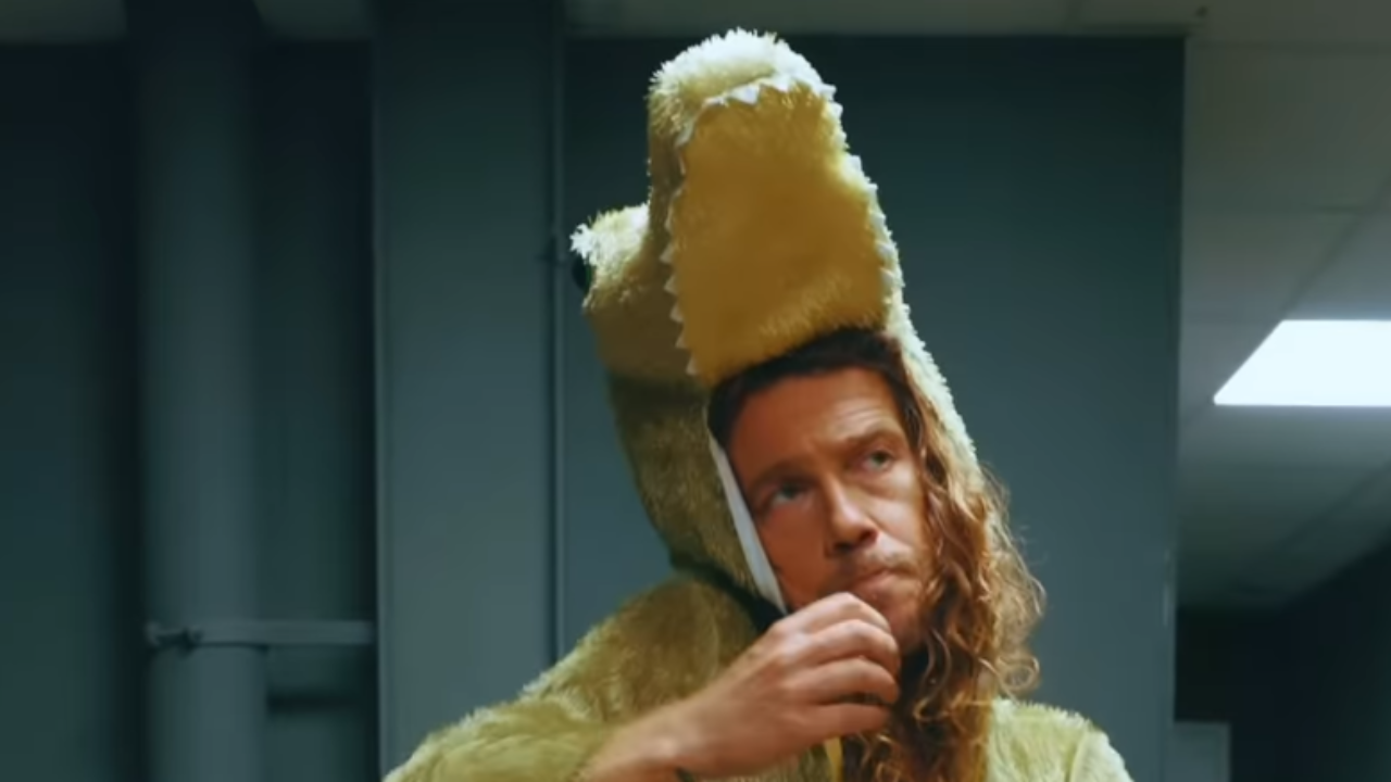 Vêtu d'un déguisement hilarant, Julien Doré continue de nous faire rire pour la promo de son nouvel album Vêtu d'un déguisement hilarant, Julien Doré continue de nous faire rire pour la promo de son nouvel album