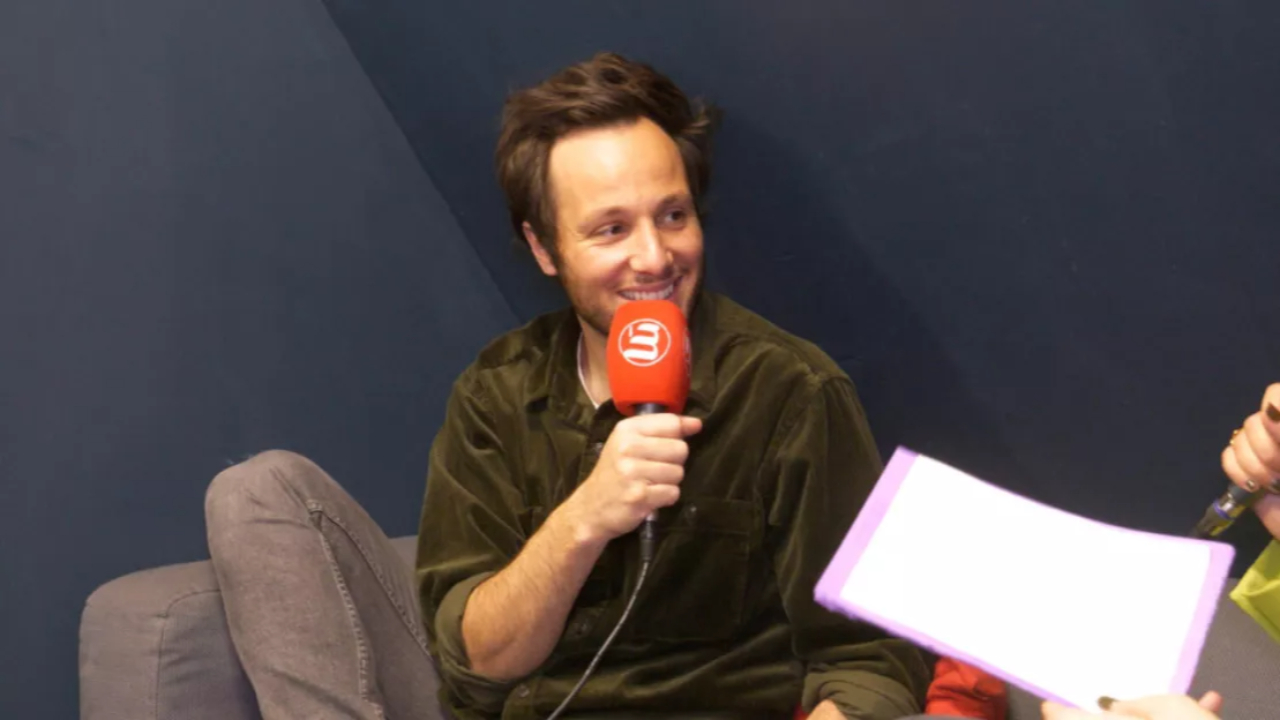 Vianney pas convaincu par les goûts musicaux de son fils ! Vianney pas convaincu par les goûts musicaux de son fils !