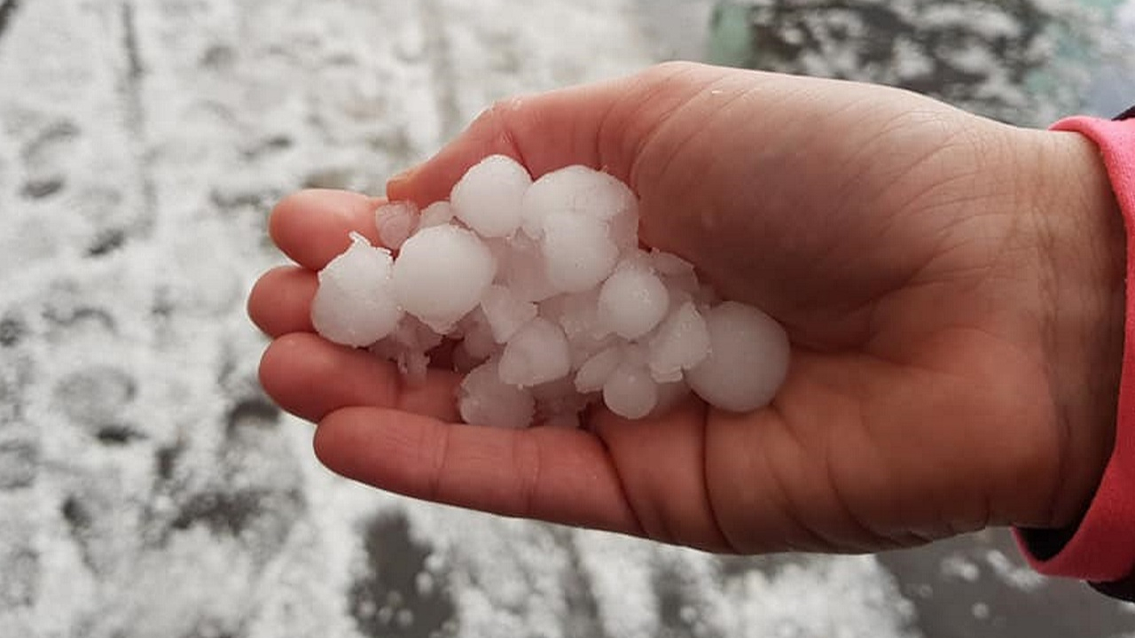 VIDÉOS. Un orage de grêle intense prive 4.000 foyers d'électricité dans le Puy-de-Dôme