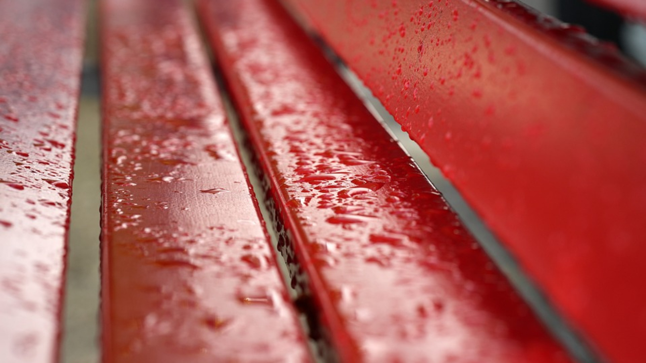 Violences faites aux femmes : un banc rouge aux Martres-de-Veyre pour rendre un femmage à Eva Violences faites aux femmes : un banc rouge aux Martres-de-Veyre pour rendre un femmage à Eva