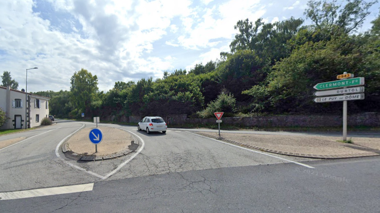 Volvic (63) : un jeune homme de 22 ans meurt dans un accident de voiture Volvic (63) : un jeune homme de 22 ans meurt dans un accident de voiture