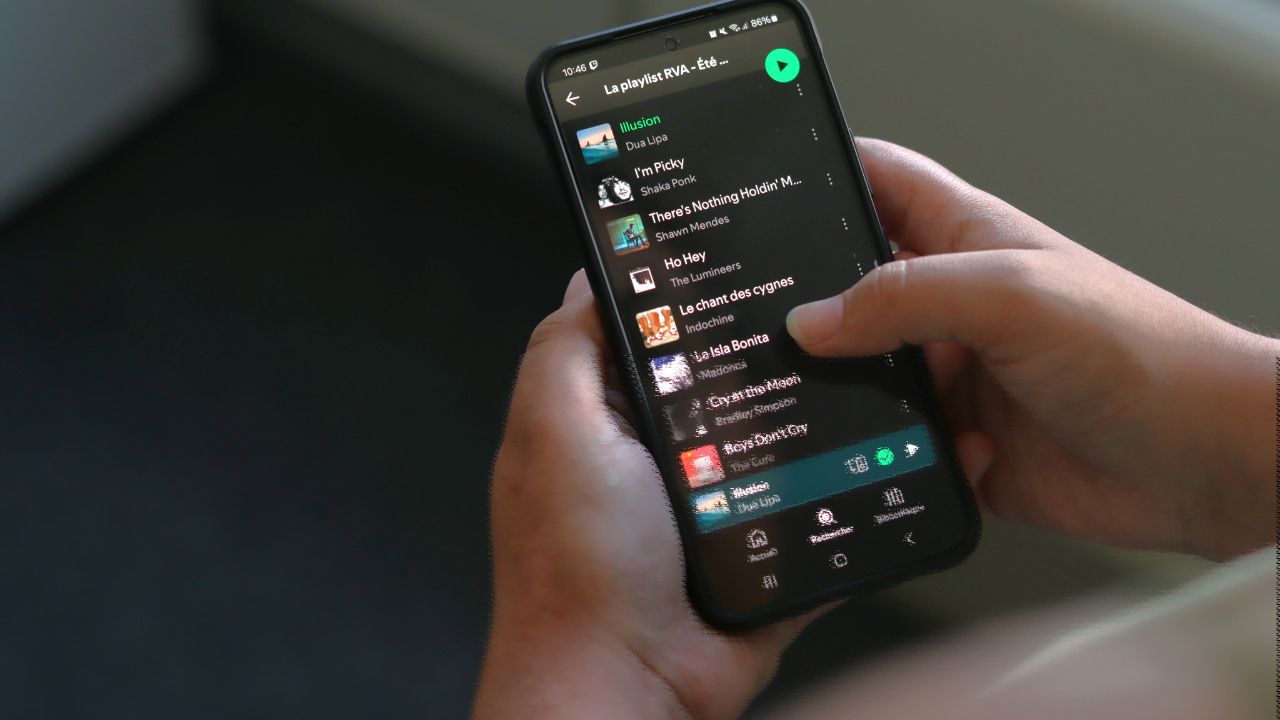Vous ne savez pas quoi écouter ? RVA vous propose LA playlist de l’été ! Vous ne savez pas quoi écouter ? RVA vous propose LA playlist de l’été !