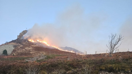 190 hectares brûlés, 175 pompiers... Ce que l'on sait du feux de végétation au Puy Redon 190 hectares brûlés, 175 pompiers... Ce que l'on sait du feux de végétation au Puy Redon