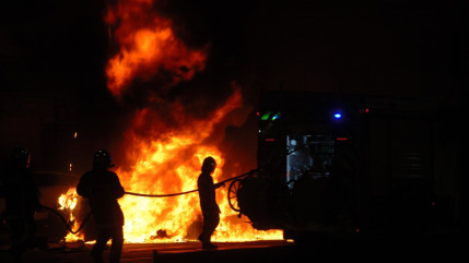 700 bottes de paille en feu &agrave; Escoutoux : une trentaine de pompiers mobilis&eacute;s