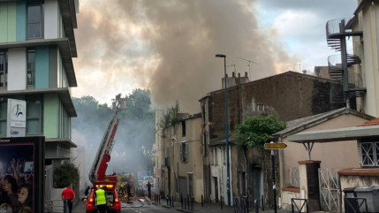 A Clermont-Ferrand, un incendie ravage un immeuble du quartier Fontgiève A Clermont-Ferrand, un incendie ravage un immeuble du quartier Fontgiève