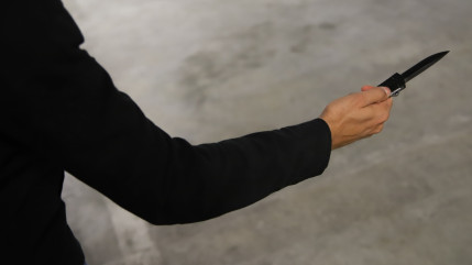 Moulins. Après une altercation un suspect arrêté avec de nombreux couteaux Moulins. Après une altercation un suspect arrêté avec de nombreux couteaux