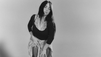 Avant le concert de Billie Eilish, les fans prennent d’assaut les abords de Bercy