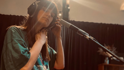 Clara Luciani est enceinte ! Clara Luciani est enceinte !