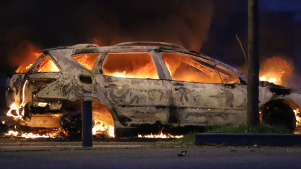 Clermont-Ferrand : deux voitures d&eacute;truites par un incendie sur le parking d&rsquo;une r&eacute;sidence