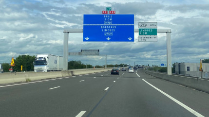 Clermont-Ferrand : il roule 10 km à contre-sens sur l'autoroute A71 Clermont-Ferrand : il roule 10 km à contre-sens sur l'autoroute A71