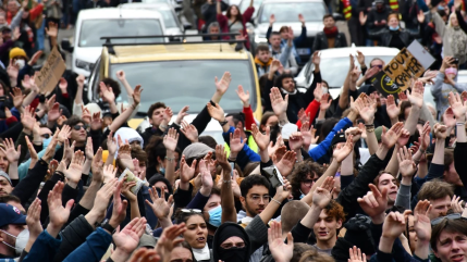 Clermont-Ferrand : plus de 500 personnes rassembl&eacute;es contre le racisme apr&egrave;s l'attaque de Trappes