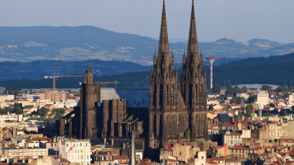 Clermont-Ferrand : un couple arrêté pour avoir volé dans le tronc de la cathédrale Clermont-Ferrand : un couple arrêté pour avoir volé dans le tronc de la cathédrale