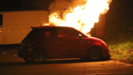 Clermont-Ferrand : une voiture s'embrase dans un parking souterrain, les pompiers interviennent
