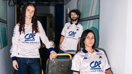 Clermont Foot : du rose et Vercing&eacute;torix pour le nouveau maillot ext&eacute;rieur 2026-2027