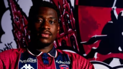 Clermont Foot prolonge sa p&eacute;pite : Ethan Kena Kabeya s&rsquo;installe en Ligue 2 jusqu&rsquo;en 2028
