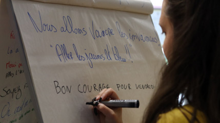 "Dans les tribunes, on ne lâchera rien" : les supporters de l'ASM Clermont partagent leurs émotions avant le barrage à Bayonne "Dans les tribunes, on ne lâchera rien" : les supporters de l'ASM Clermont partagent leurs émotions avant le barrage à Bayonne