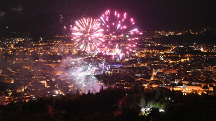 F&ecirc;te nationale : le feu d'artifice de Clermont-Ferrand report&eacute; face au risque d'incendie