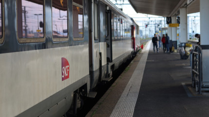 Intercit&eacute;s Paris-Clermont : plus de huit heures de retard, en pleine chaleur, ce lundi