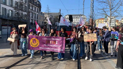 Journée de lutte pour les droits des femmes : 1.500 personnes dans les rues de Clermont-Ferrand Journée de lutte pour les droits des femmes : 1.500 personnes dans les rues de Clermont-Ferrand