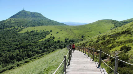 La Chaîne des Puys en tête des destinations à voir sans prendre l'avion La Chaîne des Puys en tête des destinations à voir sans prendre l'avion