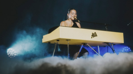 Les Enfoirés s’agrandissent : Héléna s’engage pour la bonne cause !