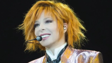Mylène Farmer au top, elle dépasse les scores de Michael Jackson et Mariah Carey ! Mylène Farmer au top, elle dépasse les scores de Michael Jackson et Mariah Carey !