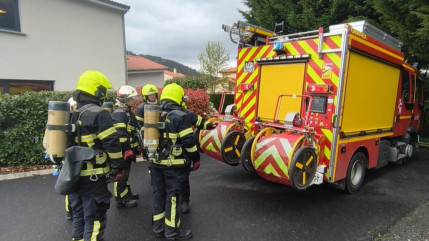 Près de Clermont-Ferrand : une maison ravagée par les flammes, la piste criminelle privilégiée Près de Clermont-Ferrand : une maison ravagée par les flammes, la piste criminelle privilégiée