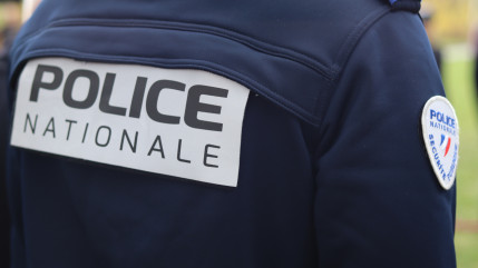 Puy-de-Dôme : habillé en policier, il vole plus de 40.000 € à des personnes âgées Puy-de-Dôme : habillé en policier, il vole plus de 40.000 € à des personnes âgées