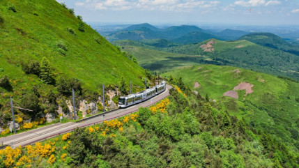 Puy-de-D&ocirc;me : le Panoramique des D&ocirc;mes repart apr&egrave;s plusieurs heures d&rsquo;arr&ecirc;t