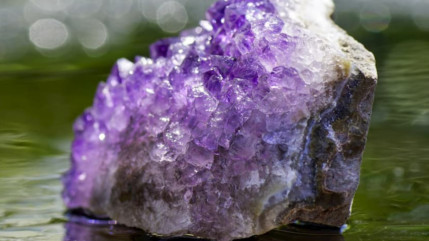 Puy-de-Dôme : surpris en train de voler un minerai précieux dans une mine Puy-de-Dôme : surpris en train de voler un minerai précieux dans une mine