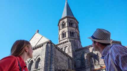 Quand les guides conférenciers racontent l'Histoire du Puy-de-Dôme aux vacanciers Quand les guides conférenciers racontent l'Histoire du Puy-de-Dôme aux vacanciers