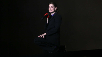 Redcar (Christine and the Queens) répond aux commentaires transphobes Redcar (Christine and the Queens) répond aux commentaires transphobes