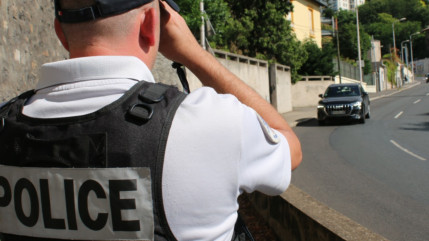 Riom : sans permis et dans une voiture volée, il dégrade des biens publics