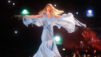 Taylor Swift bat le record d'Elvis Presley Taylor Swift bat le record d'Elvis Presley