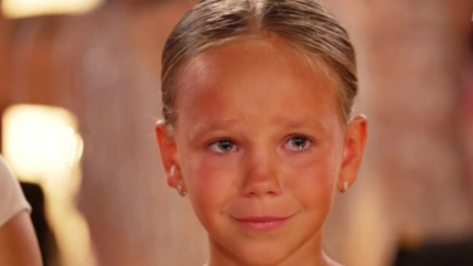 Une danseuse ukrainienne de 10 ans émeut sur le plateau de « Incroyable Talent » (vidéo) Une danseuse ukrainienne de 10 ans émeut sur le plateau de « Incroyable Talent » (vidéo)